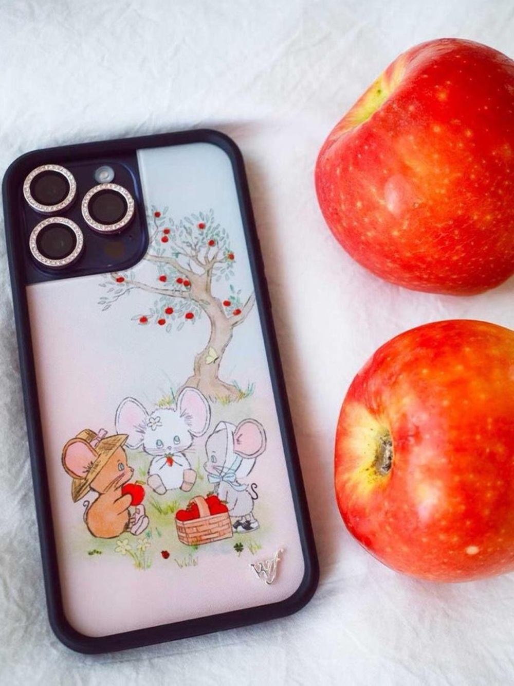 Wildflower Mice Friends iPhone 14 Pro case